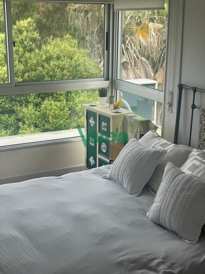 Apartamento ID.22827 - Venta apartamento Carrasco 2 dormitorios 2 baños, garaje doble