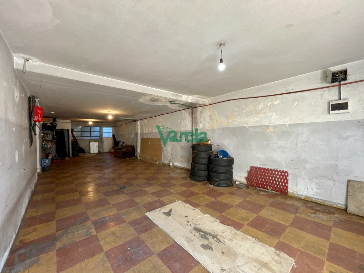 Casa ID.22783 - Venta Casa Buceo, 3 dormitorios, 3 baños, fondo, 240 m2 en 489 de terreno, amplia, luminosa, buenas terminaciones