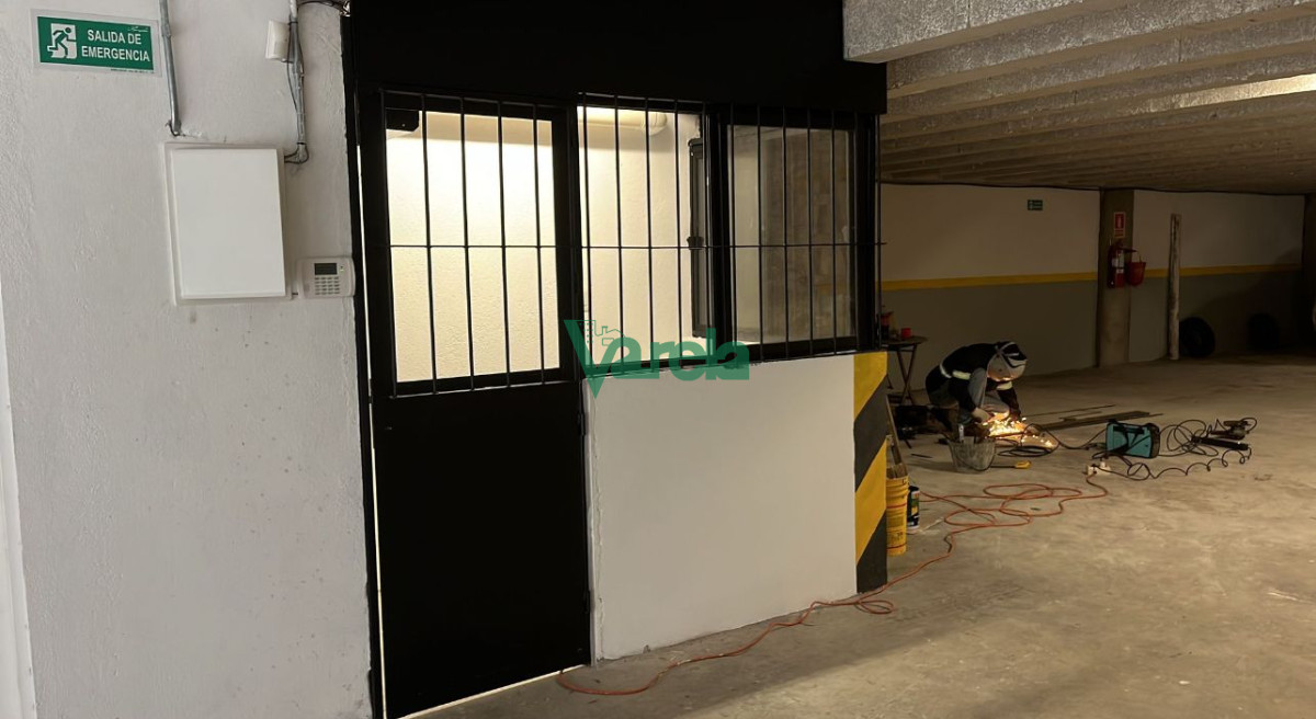 Casa ID.22552 - Venta Parking Ciudad Vieja Punto Estrategico No Lo Pierda