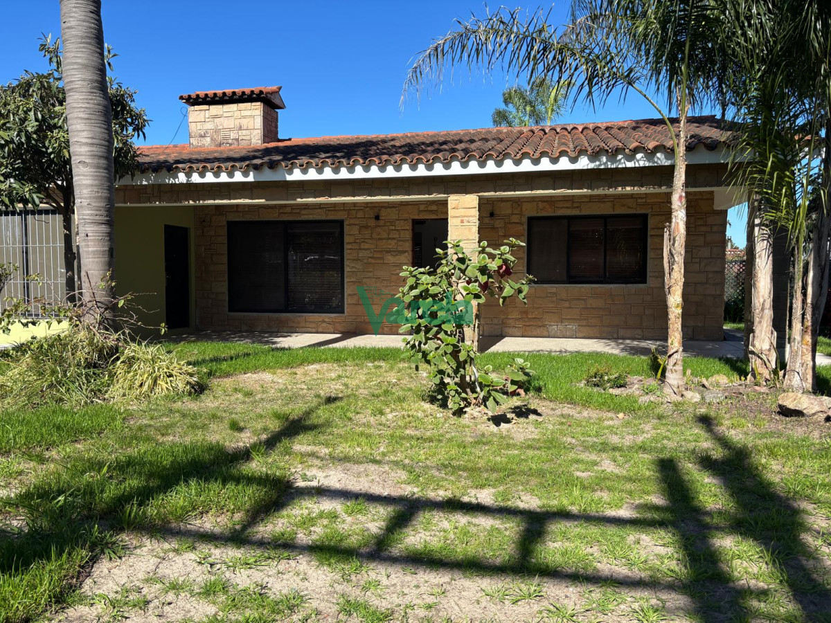 Casa ID.22757 - Alquiler de muy buena casa en Shangrila sur, 4 dormitorios, 3 baños