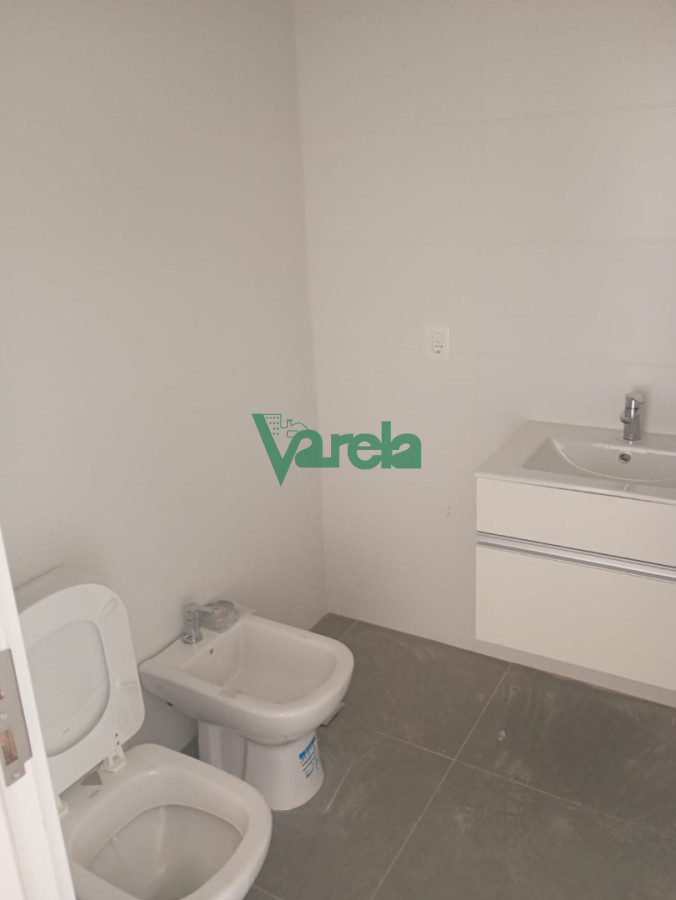 Casa ID.22755 - Venta casa Malvín Norte, 2 dormitorios, 1 baños, cochera, patio con parrillero