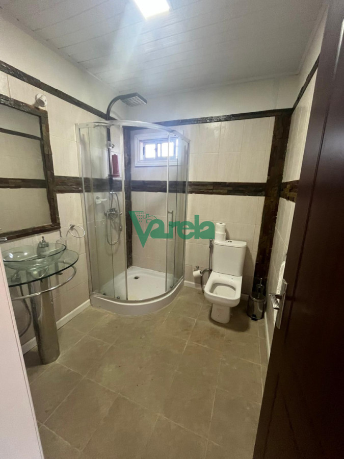 Casa ID.22928 - Casa en venta de 2 dormitorios, con estufa leña, en Pinamar Sur 