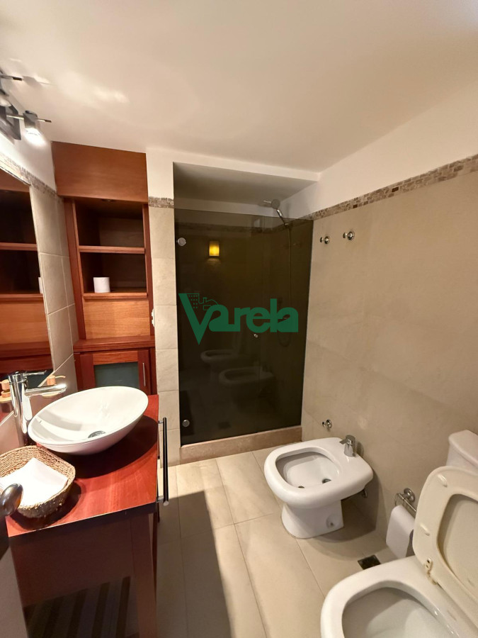 Casa ID.22745 - Alquiler de casa en Parque Batlle de 5 dormitorios 3 baños garage varios
