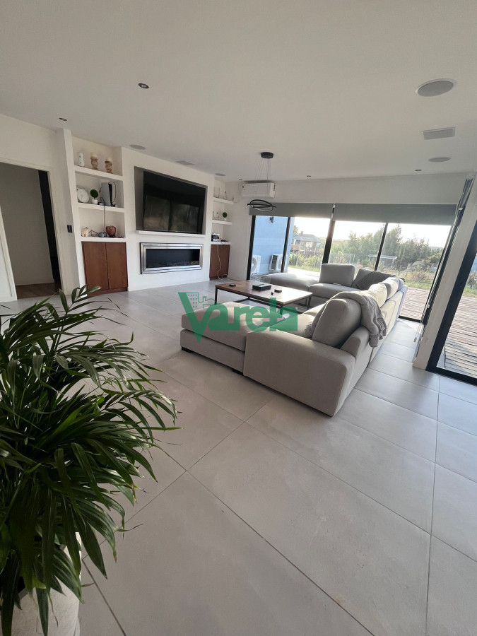 Casa ID.22168 - venta muy buena casa en colinas de carrasco 3 dormitorios 3 baños jacuzzi