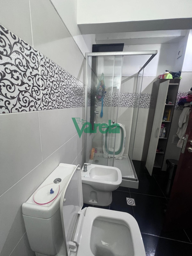 Casa ID.22232 - Venta de casa 3 dorm mas apto de 3 dorm, barrio Palermo, ideal renta, con gge x 2