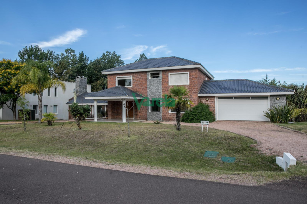 Casa ID.22898 - Casa en Alquiler Barrio privado Carmel 5 dormitorios 5 baños