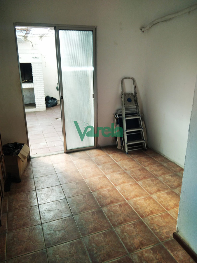 Casa ID.22662 - Venta casa Punta Gorda, 3 dorm, servicio, estar 2 baños, 2 garajes, padrón único muy cerca del mar