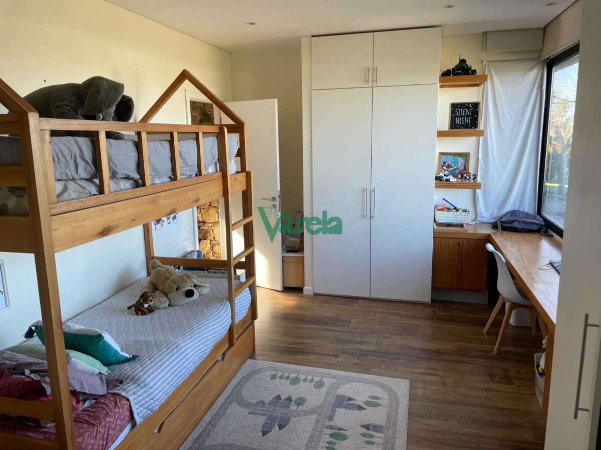 Casa ID.22630 - Venta casa en Mirador de la Tahona, 3 y servicio, 240 m2 en 1000 m2 de terreno