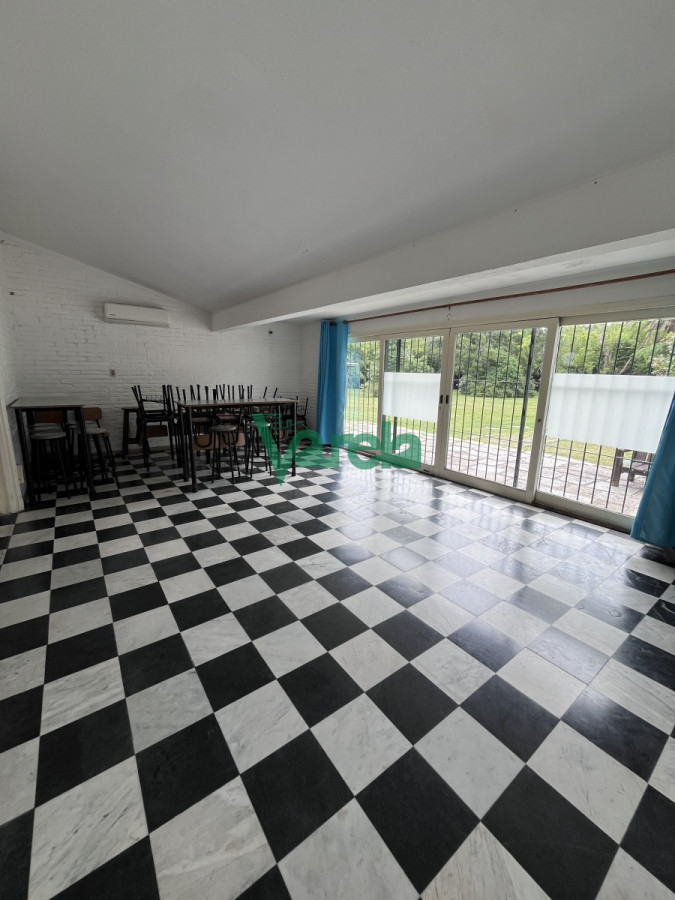 Casa ID.22041 - Casa ,local en venta Pinar sur sobre principal!