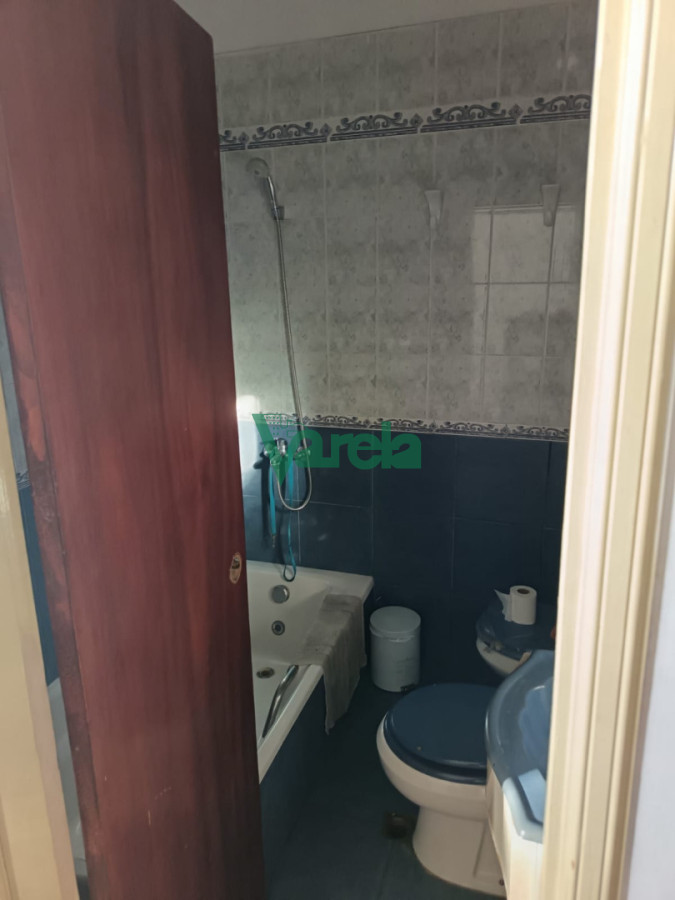 Casa ID.23075 - Casa en venta, Cordon sur, padron unico, a reciclar con 5 dorm