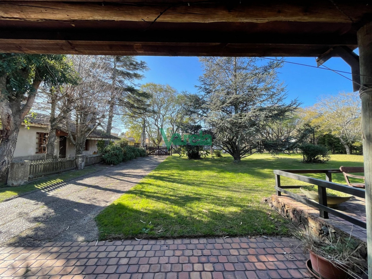 Casa ID.21874 - Casa de 4 dormitorios y 3 baños con piscina en La Floresta 