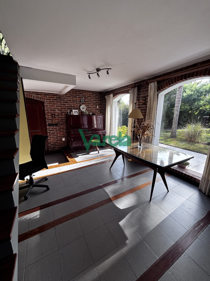 Casa ID.22717 - Casa mas local en venta 3 dormitorios 3 baños en El Pinar sur