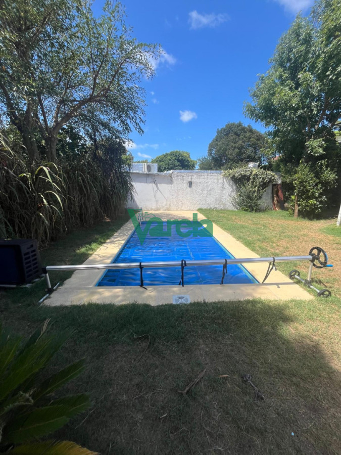 Casa ID.22949 - Venta de casa en Salinas sur, 2 dormitorios, apartamento y piscina