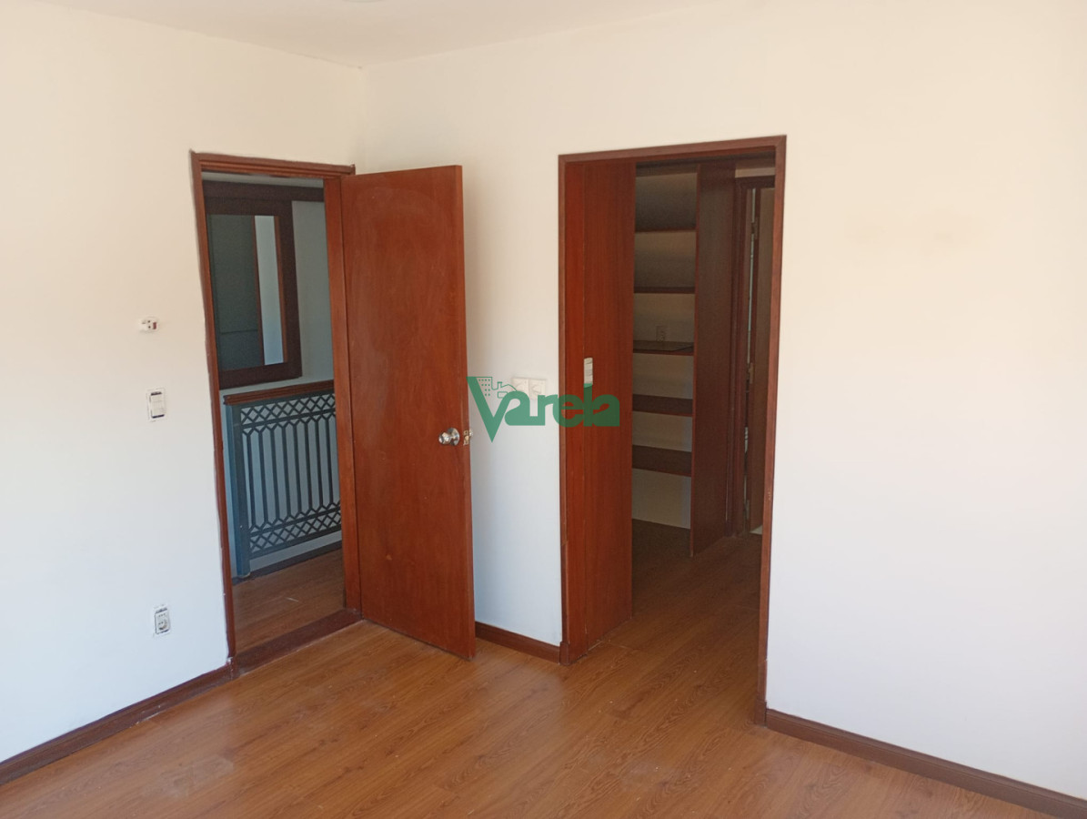 Casa ID.23170 - Venta Casa Carrasco norte, 6 dormitorios, 5baños, en 2 plantas 
