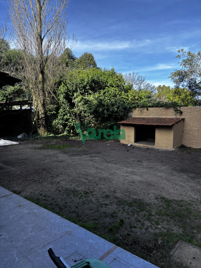 Casa ID.22717 - Casa mas local en venta 3 dormitorios 3 baños en El Pinar sur