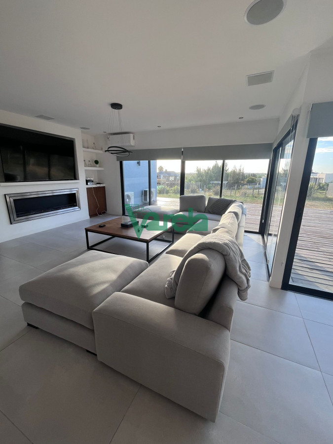 Casa ID.22168 - venta muy buena casa en colinas de carrasco 3 dormitorios 3 baños jacuzzi