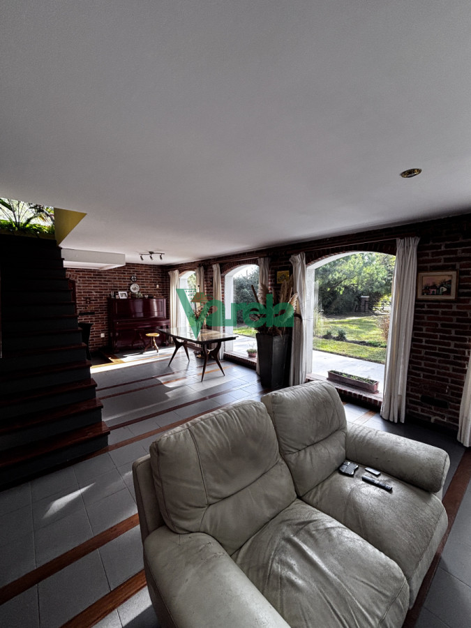 Casa ID.22717 - Casa mas local en venta 3 dormitorios 3 baños en El Pinar sur