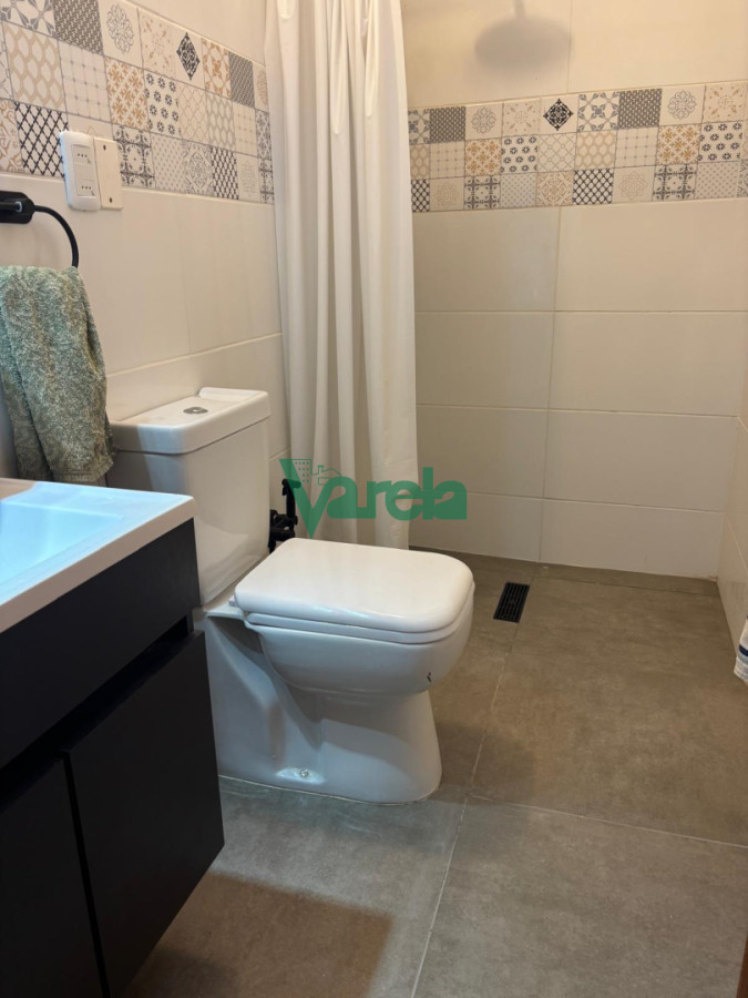 Casa ID.23007 - Casa en alquiler en Lagomar Sur de 4 dormitorios y 2 baños