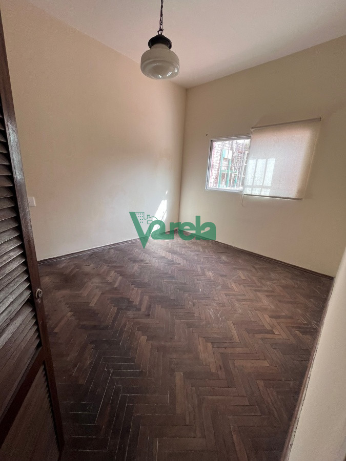 Casa ID.21629 - Venta de casa con renta en La Blanqueada, 3 dorm, 2 baños, patio gde