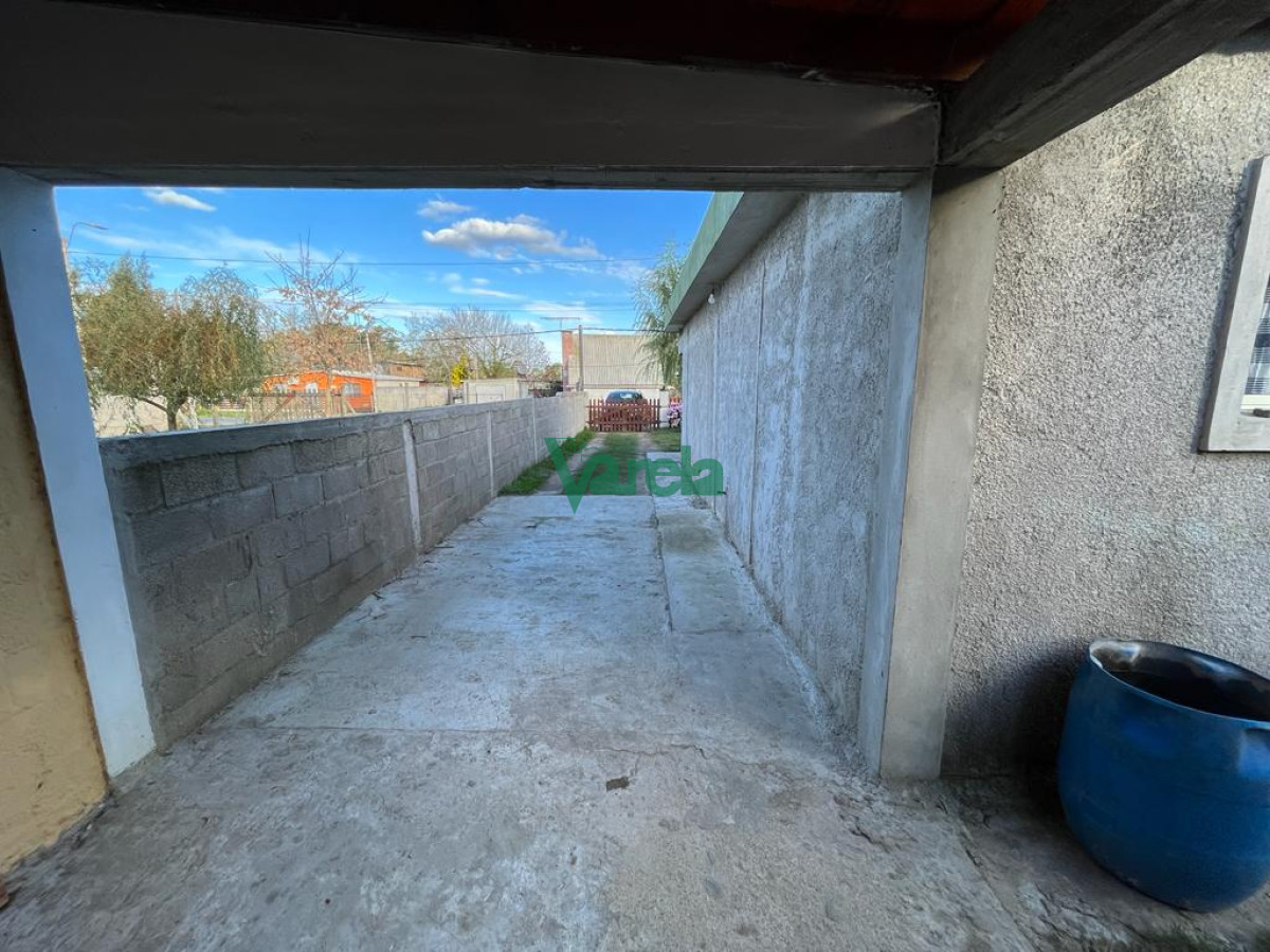 Casa ID.21796 - Venta de casa en Marindia de 2 dorm, estufa a leña, más negocio