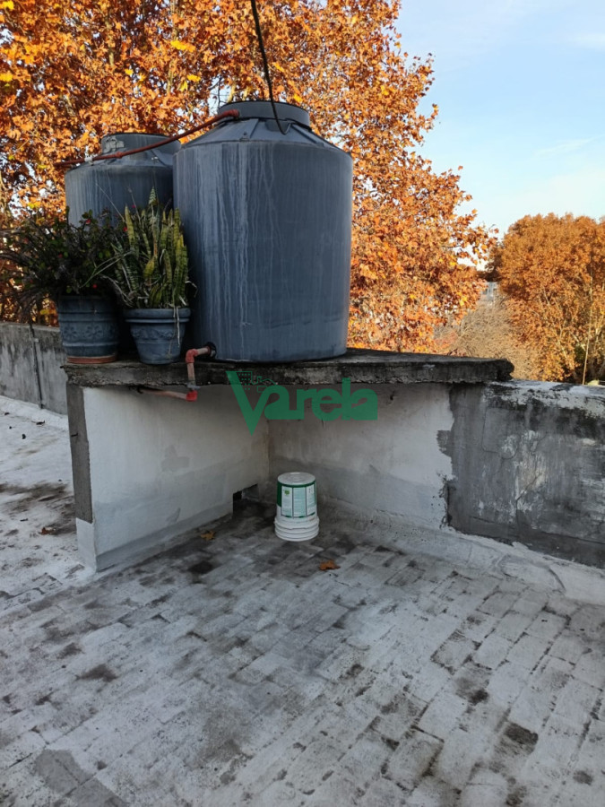 Casa ID.23075 - Casa en venta, Cordon sur, padron unico, a reciclar con 5 dorm