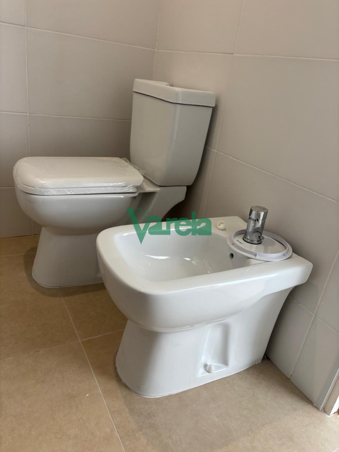 Casa ID.22757 - Alquiler de muy buena casa en Shangrila sur, 4 dormitorios, 3 baños