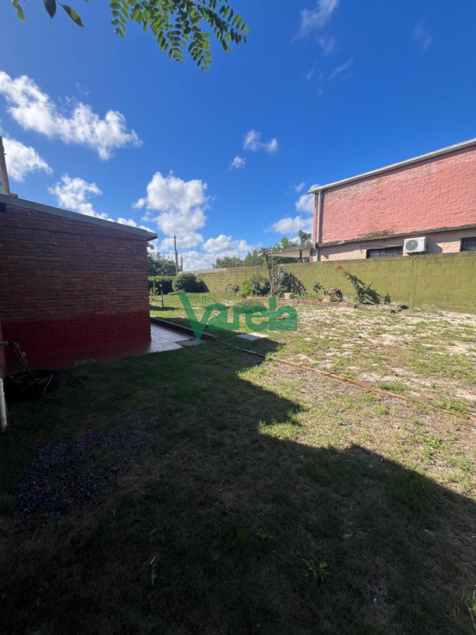 Casa ID.23009 - Venta de casa en Salinas, 2 dormitorios, estufa leña, parrillero