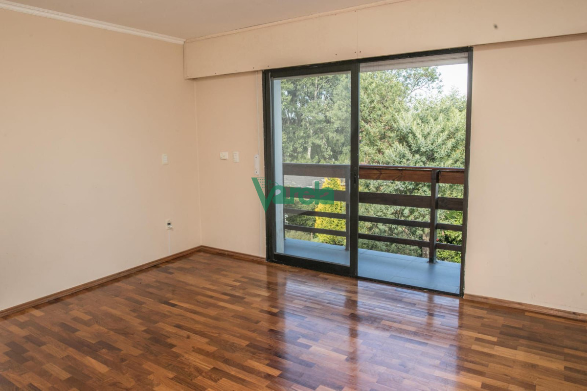 Casa ID.22898 - Casa en Alquiler Barrio privado Carmel 5 dormitorios 5 baños