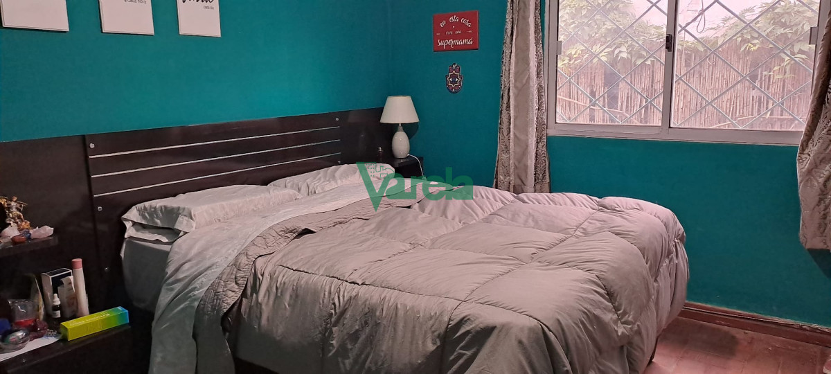 Casa ID.21747 - Venta de casa, Las Toscas, 3 dormitorios, living comedor con estufa leña, sobre aveninda principal.