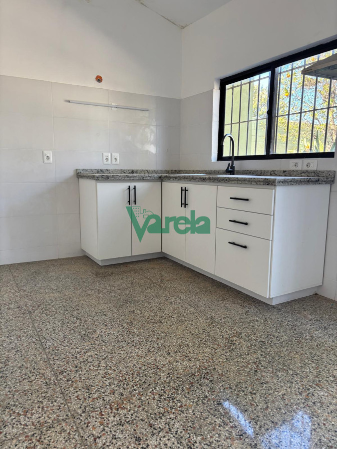 Casa ID.22757 - Alquiler de muy buena casa en Shangrila sur, 4 dormitorios, 3 baños