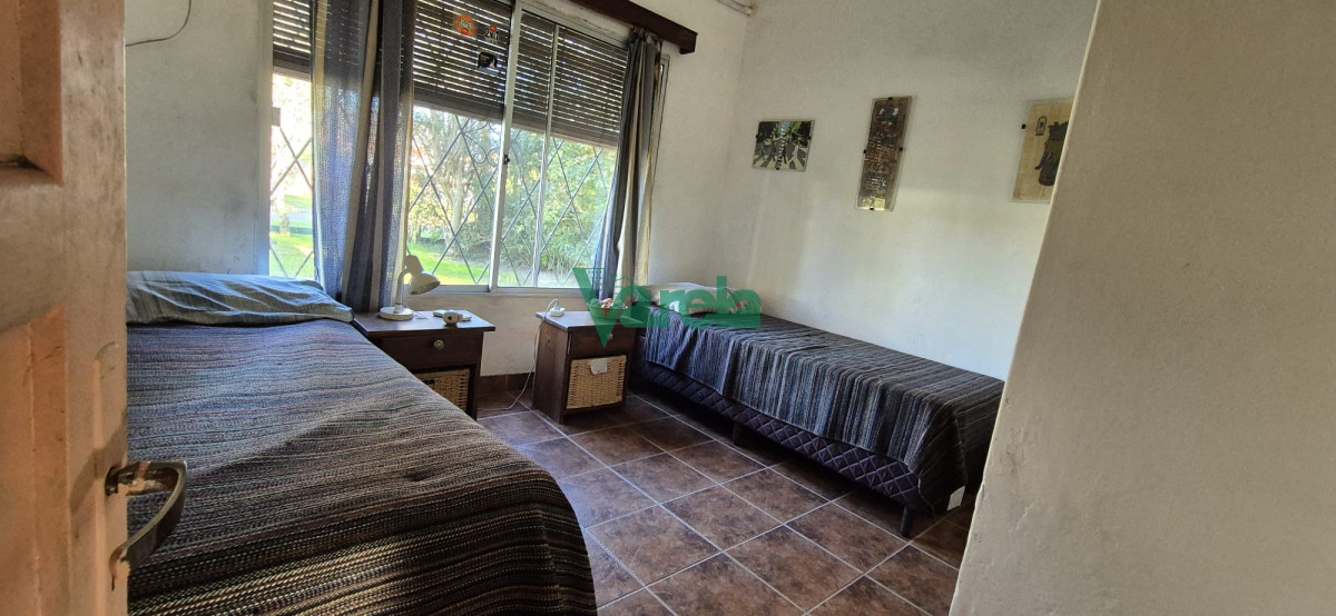 Casa ID.22282 - Venta Casa, Las Toscas,  4 dormitorios, más apartamento al fondo de 1 dormitorio y baño.