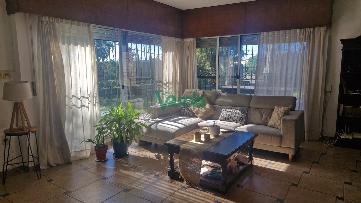 Casa ID.22587 - Casa venta Solymar sobre rambla, 2 dormitorios, fondo y  barbacoa