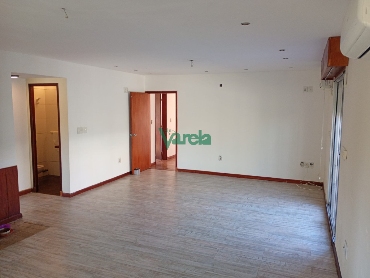 Casa ID.23170 - Venta Casa Carrasco norte, 6 dormitorios, 5baños, en 2 plantas 