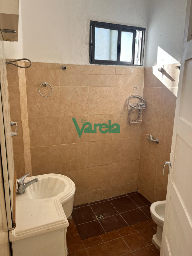 Casa ID.22270 - Venta casa, Punta Gorda , 2 dormitorios,1baños completo, jardín, cochera, patio con parrillero