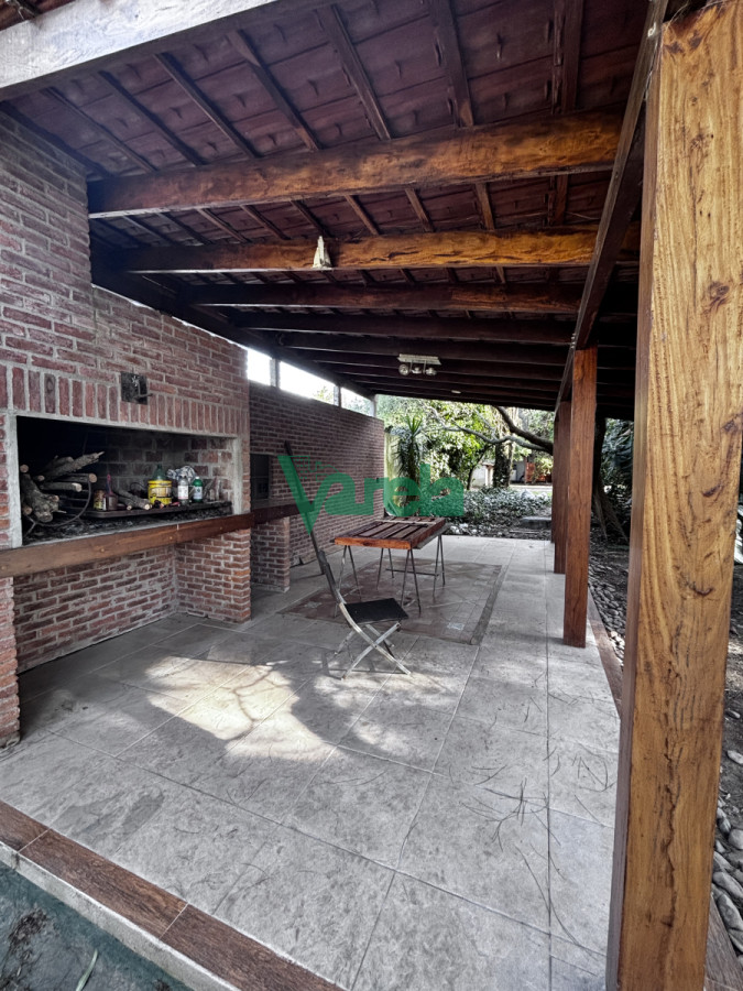 Casa ID.22717 - Casa mas local en venta 3 dormitorios 3 baños en El Pinar sur