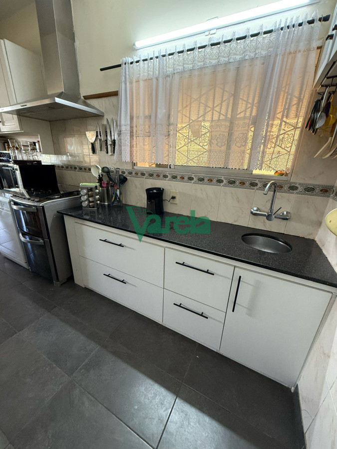 Casa ID.22593 - Venta Casa 3 dormitorios 3 baños garage piscina climatizada malvin