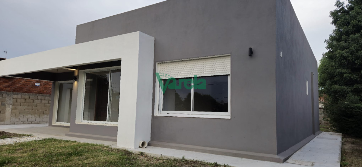 Casa ID.22216 - Venta Casa, Villa Argentina, 3 dormitorios, 2 baños, cerca de la playa.
