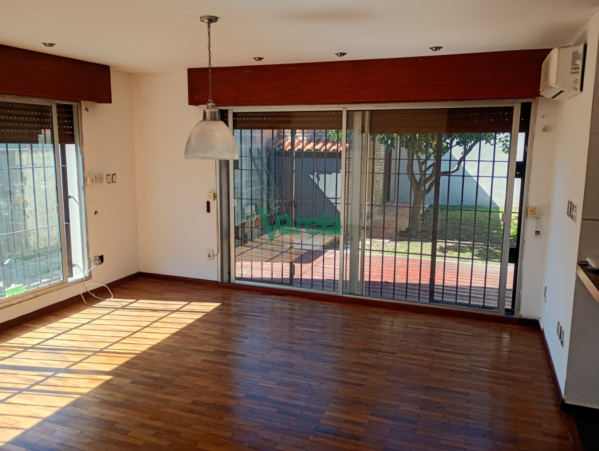 Casa ID.23170 - Venta Casa Carrasco norte, 6 dormitorios, 5baños, en 2 plantas 