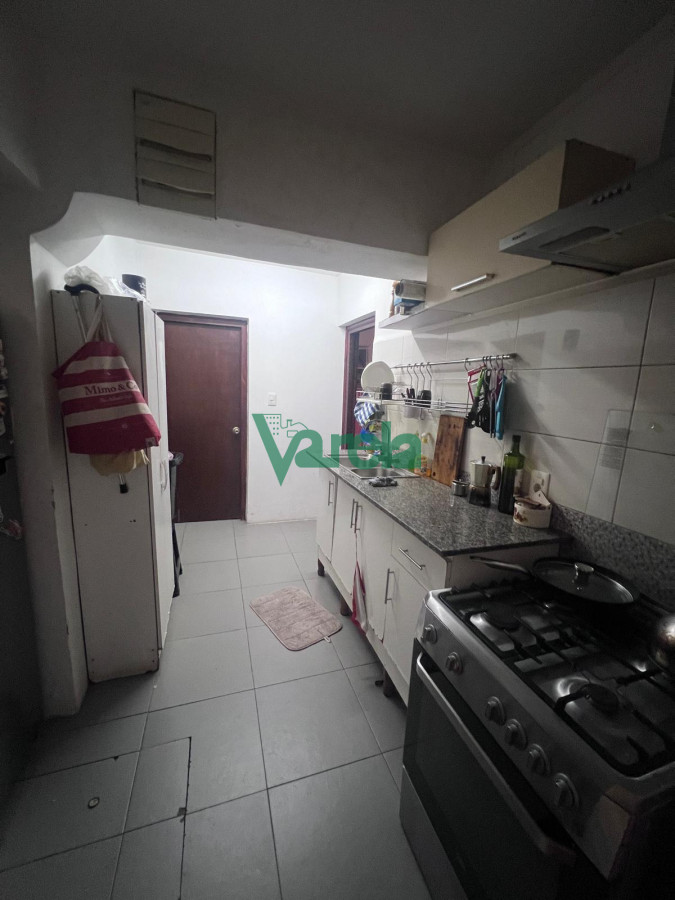 Casa ID.22232 - Venta de casa 3 dorm mas apto de 3 dorm, barrio Palermo, ideal renta, con gge x 2