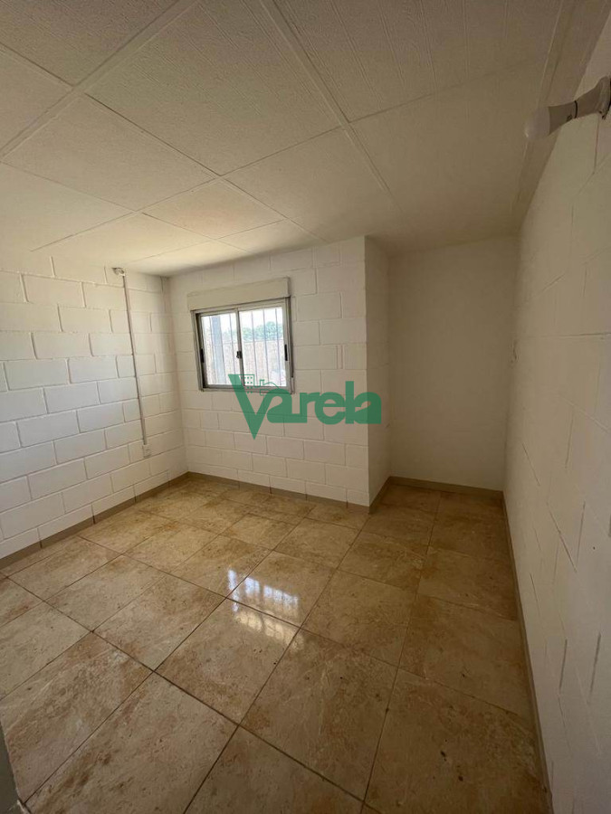 Casa ID.21573 - Casa en alquiler Solymar 1 dormitorio, jardin, cochera y patio