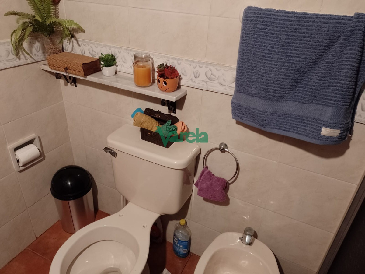 Casa ID.21743 - Venta de 2 casas y un local en Pinamar sur, 4 dormitorios, estufa a leña