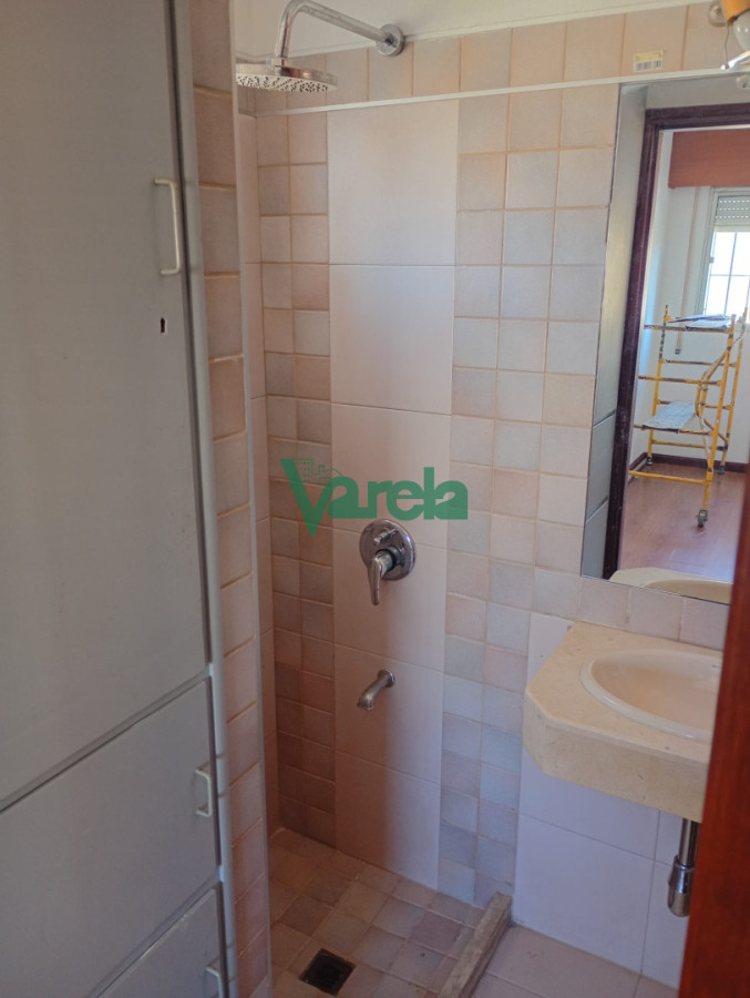 Casa ID.23170 - Venta Casa Carrasco norte, 6 dormitorios, 5baños, en 2 plantas 