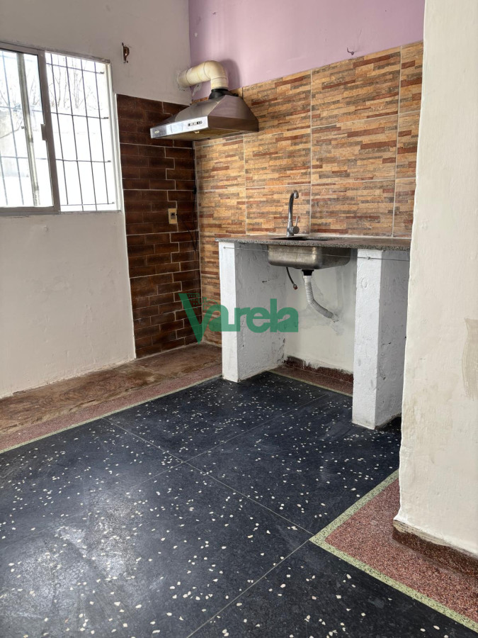 Casa ID.22722 - Casa en alquiler, Paso Carrasco, 3 dormitorios, living con estufa leña, parrillero.
