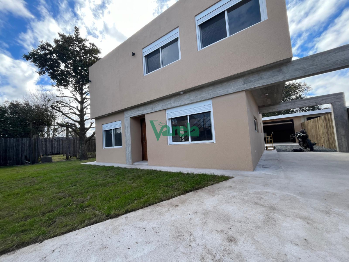 Casa ID.22359 - Venta  Shangrilá al sur próximo a Rambla con saneamiento