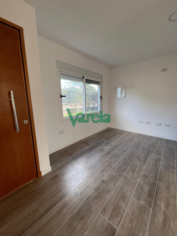 Casa ID.22359 - Venta  Shangrilá al sur próximo a Rambla con saneamiento