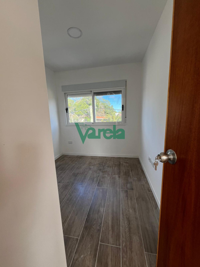 Casa ID.22359 - Venta  Shangrilá al sur próximo a Rambla con saneamiento
