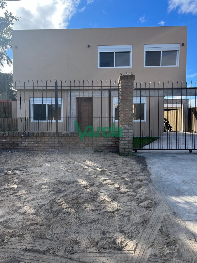 Casa ID.22359 - Venta  Shangrilá al sur próximo a Rambla con saneamiento