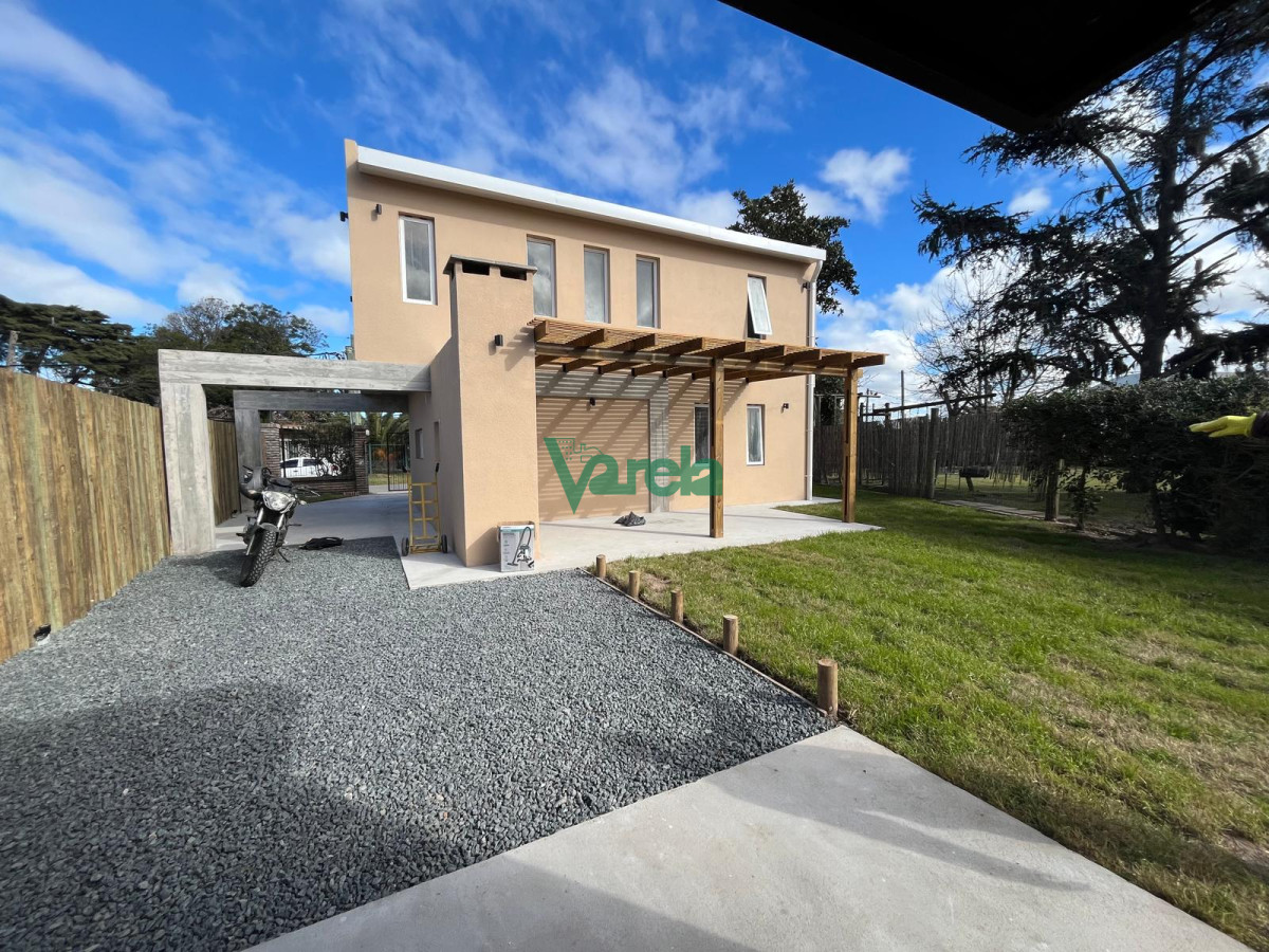 Casa ID.22359 - Venta  Shangrilá al sur próximo a Rambla con saneamiento