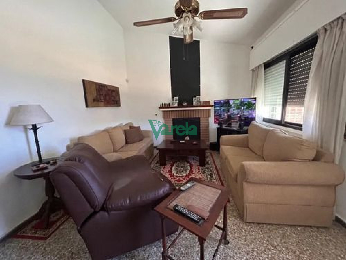 Casa ID.23095 - Casa venta en Pque Carrasco, dos dormitorios, 2 baños, parrillero 
