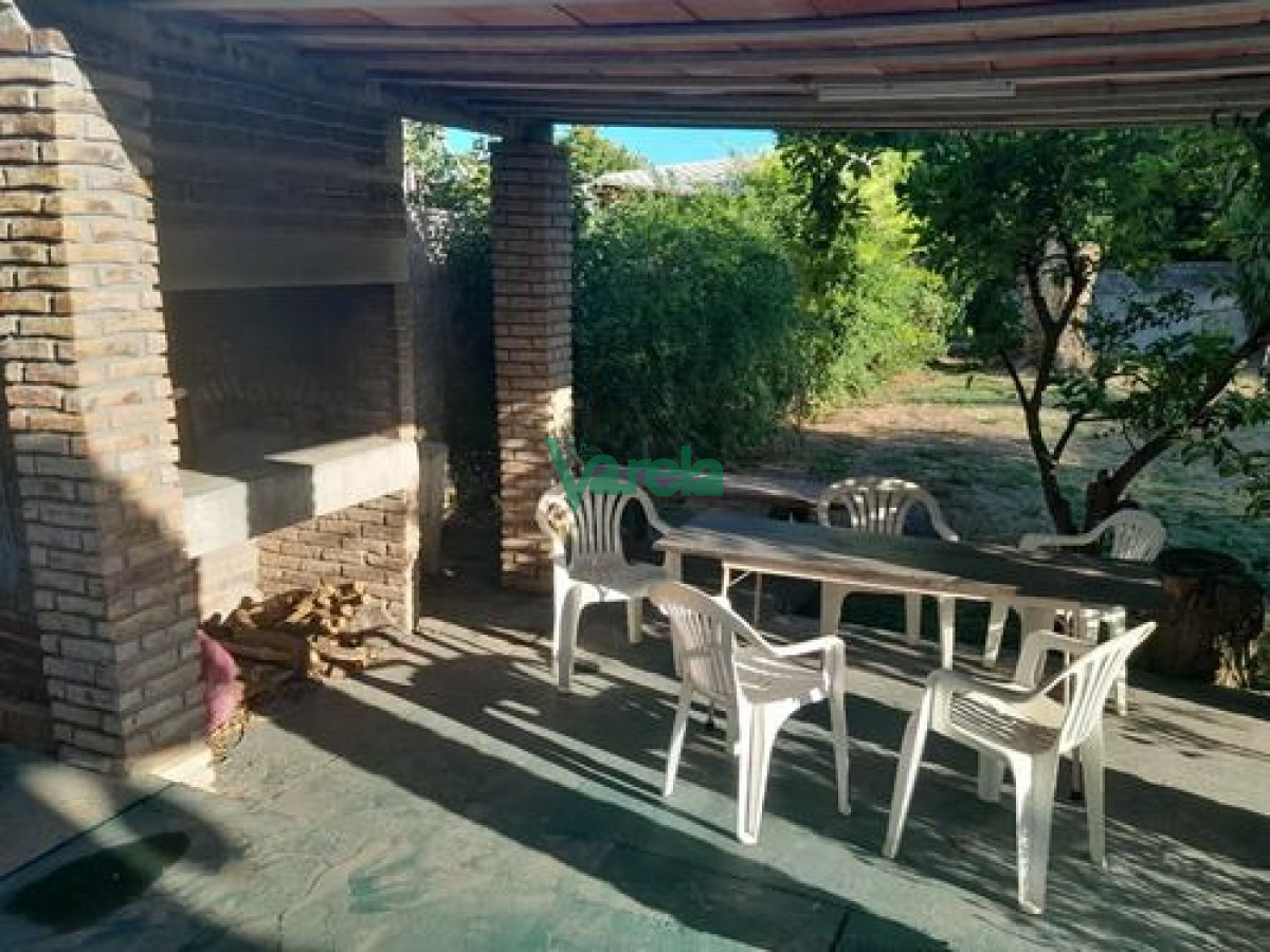 Casa ID.23095 - Casa venta en Pque Carrasco, dos dormitorios, 2 baños, parrillero 